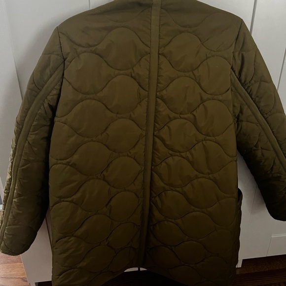 J.Crew Lightweight Puffer Coat - Picture 2 of 3